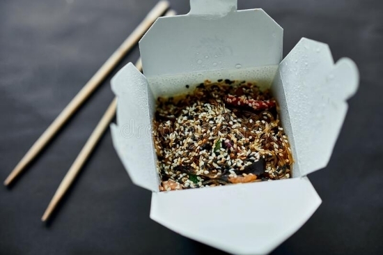 Picture of WOK Udon with salmon in teriyaki sauce