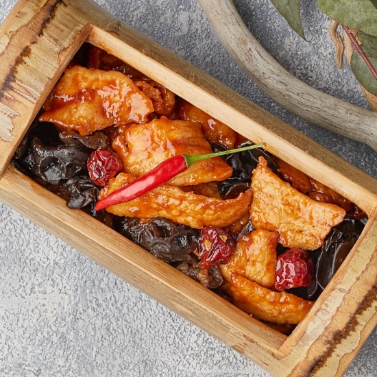 Picture of Pork with tree black mushrooms in bamboo(half portion)
